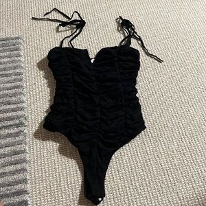 Lelis black lace bodysuit